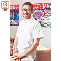 Chef Fabiano Palombini曾與多國星級名廚合作，擅長烹調傳統及創意菜式，現為銅鑼灣一間高級意大利餐廳主廚。