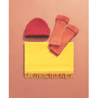 Loro Piana橙紅色冷帽 $2,600、手袖 $3,900、黃色圍巾 $4,300（A）
