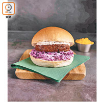 黑松露芝心漢堡：一咬漢堡即有半溶芝士流出，配以芳香的黑松露醬，色香味俱全。