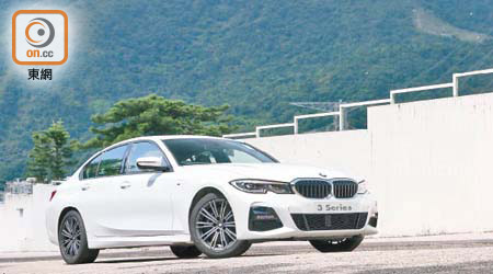 BMW 3 Series備有320iA及330iA，同時提供Sport及M Sport型號選擇。