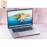 16吋MacBook Pro屏幕更大之餘，用上剪刀式鍵盤及巨型Trackpad觸控板。