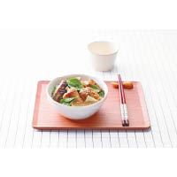 免洗速煮<br>泰式青咖喱嘉美雞<br>被指能殺菌的咖喱，是最近人氣餸菜之一。