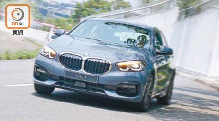 全新BMW 1系首度標準配備連續性限滑差速器，配合彎道控制系統，過彎精準矯捷。<br>售價：$309,900起