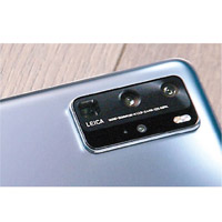 機背Leica四鏡支援OIS＋AIS防震，加上AI功能自動揀出靚相。