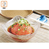 常見的開胃小菜是漬物或蔬菜類，凍番茄就是其中一例。