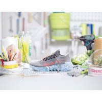  Nike Space Hippie 01採用傳統綁帶勾勒出低筒設計，「紗線」鞋面有85%為再生聚酯纖維，柔軟Crater Foam中底提供穩定承托，再生物料佔整對鞋重量達50%。 $999（A）