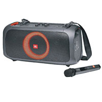 JBL PartyBox On-The-Go配備無線咪，讓用家邊聽邊唱。<br>售價︰$2,499（c）