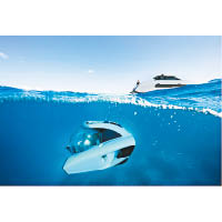 潛艇的前方被半球狀玻璃罩覆蓋，為用家提供最佳的觀景效果。