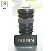 同期還有全新超廣角變焦鏡FUJINON XF10~24mm F4 R OIS WR，比前型號輕25g，除了防塵防水滴，還能在低至-10℃溫度下運作。售價︰$7,790（a）