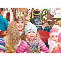每兩年選出一位在紐倫堡出生的少女作為聖嬰Christkind，負責宣傳聖誕市集。