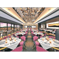 酒店的法國餐廳Restaurant Grand Cafe Fauchon可以遙望整個京都東山區。