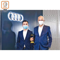 卓越四驅豪華SUV<br>Audi Q7<br>奧迪香港代表處首席代表Chief Representative of AUDI AG Hong Kong Representative Office<br>郝龍德先生（Mr. Lothar Korn）<br>奧迪（錦龍汽車）總經理General Manager of Audi at Kam Lung Motors Limited<br>梁栢福先生（Mr. John Leung）