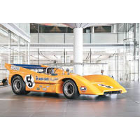 圖為1968年至1973年出戰Can-Am美加系列賽的McLaren M8D，車上有Gulf商標。