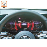 全新3D儀錶屬加裝配備，在毋須佩戴3D眼鏡的情況下，為駕駛者提供立體視覺效果。