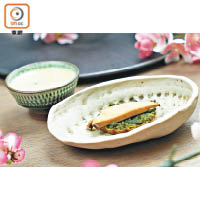 Abalone：壽司飯加鮑魚肝和抹茶調味，放上慢煮的鮑魚片，甘香軟腍，更能喚醒客人味蕾和胃口。