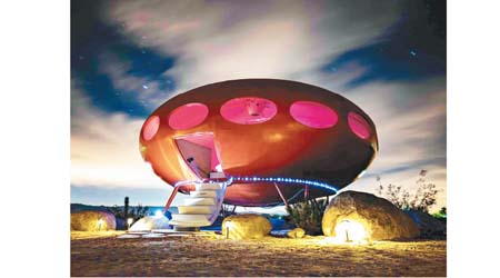 高4米、直徑達8米的Area 55 Futuro House，是現時唯一用作Guest House用途的Futuro House。