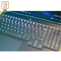 TrueStrike Keyboard可發出超過1,600萬種顏色，加上「軟着陸」鍵軸打機更爽。