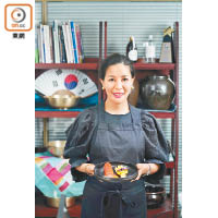 Jennifer直接從韓國運入高級食材，為客人炮製私房晚宴。