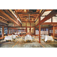 主屋成了餐廳Takeru Quindici， 提供以西伊豆食材製作的意大利菜。
