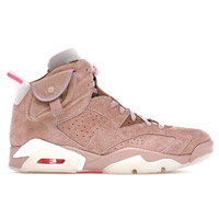 除了「倒剔」Air Jordan 1外，配上British Khaki色調的Air Jordan 6亦是Travis Scott相當搶手的聯名波鞋。