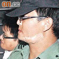 被告蕭卓明（左）昨罪成還押候判。