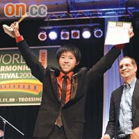 十五歲的何卓彥共奪得兩冠兩亞佳績。