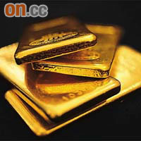 每塊重約一公斤的金塊，價值逾二十六萬元。