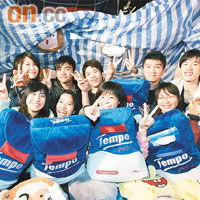 樹仁大學學生成功以紙巾品牌打響名堂，在年宵賺個盆滿缽滿。