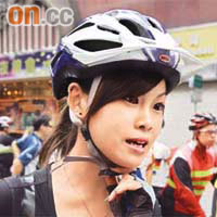 楊小姐表示，希望公眾明白騎單車者享有使用馬路的權利。