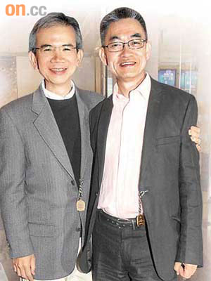 林煥光（左）同譚榮邦同屬威靈頓英文中學校友，前日入馬場捧譚榮邦場。	（葉華英攝）