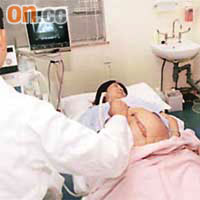 孕婦要定期檢查，可照超聲波了解胎兒生長情況。