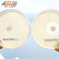 噴塗了智能殺菌塗層的器皿（右），塗層揮發後殺菌效能仍存在，只噴塗一般稀釋漂白水的器皿（左），塗層揮發後即失去殺菌功效。	