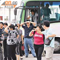 旅遊事務署與廣東及深圳的旅遊部門啟動了訊息交流和緊急聯絡的機制。