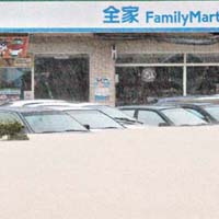 台灣蘇澳豪雨成災，汽車被洪水淹浸。