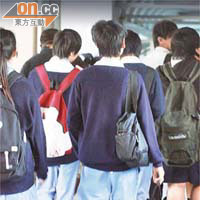 本港不少學生都想到外地升學，增廣見聞。