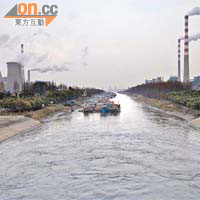因為污染，長江由孕育生命，變成危害生命。