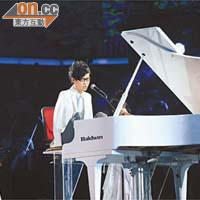 劉偉在內地首屆《中國達人秀》自彈自唱，一鳴驚人。