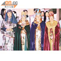 左起：沈祖堯、李家祥、鄭慕智、郭炳江粉墨登場做音樂劇。