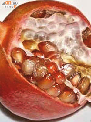 美國研究發現石榴汁含有的脂肪酸可減慢前列腺癌擴散至骨骼的風險。