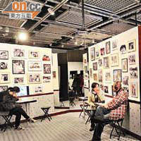 電影資料館內展覽廳展出三百多張劇照、明星照及十多個獎座，免費入場。