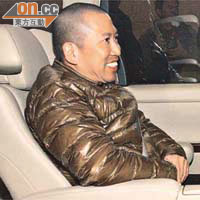 2010年2月5日<br>涉嫌偽造文件被捕後獲准保釋，陳振聰依然容光煥發。