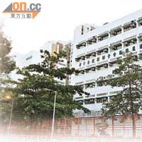 多名家長致電英中鄧顯中學，要求該校中一不要減班。