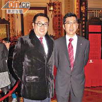 東華賀新歲<br>東華主席梁定宇（右）與李鋈麟總理揀情人節同大家拜年，祝願大家甜蜜蜜。