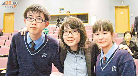 呂永昌（左起）、黃海玲及王樂怡均為聽障人士，佩戴新一代數碼助聽器後，不但語言能力有進步，亦能更清晰地欣賞音樂的旋律及音調。