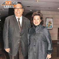 馬豪輝（左）要去北京開「兩會」，只能睇藝術節嘅開幕同閉幕節目。右為馬豪輝太太。