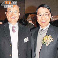 前浸大校長謝志偉（左）同現任校長陳新滋喜相逢。