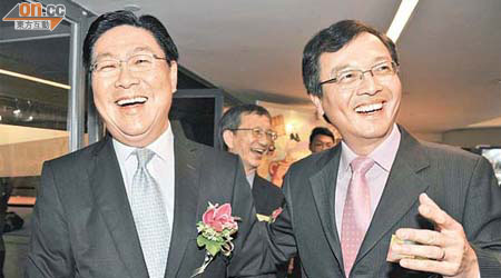 馬時亨（左）指劉太繼任人必須「有能力、有衝勁、政治方面有智慧」。	（黃仲民攝）
