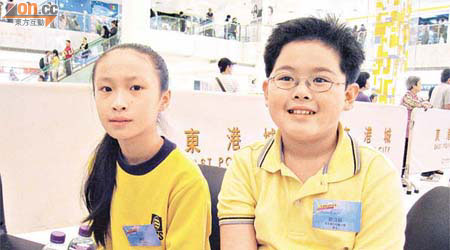 楊雯（左）及歐汶澔均只參加兩項課外活動。	（張恬怡攝）