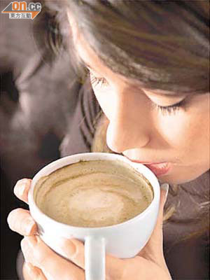美國研究指飲用大量咖啡不會造成高血壓。 