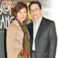 香港鑽石總會總經理陳張玉珍係張子斌愛女，右為佢夫婿。